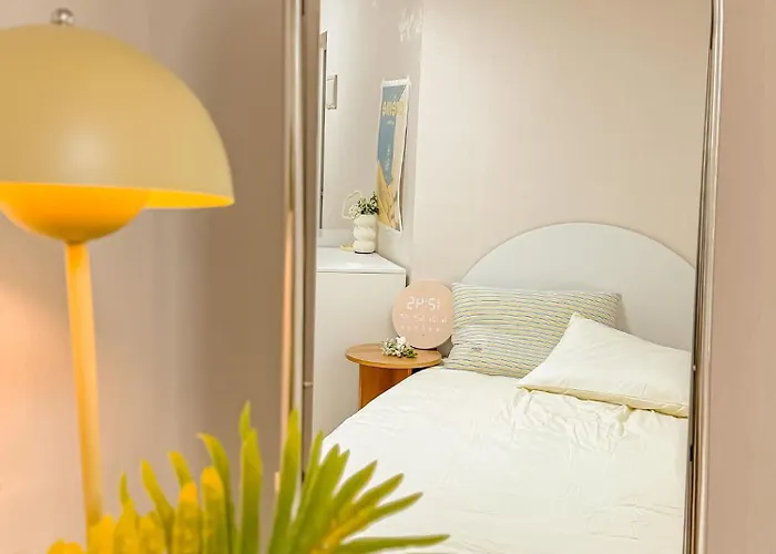 公寓 34fully Furnished In The Heart Of Hongdae, 15 Minutes From Itaewon, Solo Travel 首爾