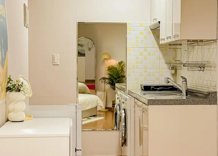 34fully Furnished In The Heart Of Hongdae, 15 Minutes From Itaewon, Solo Travel