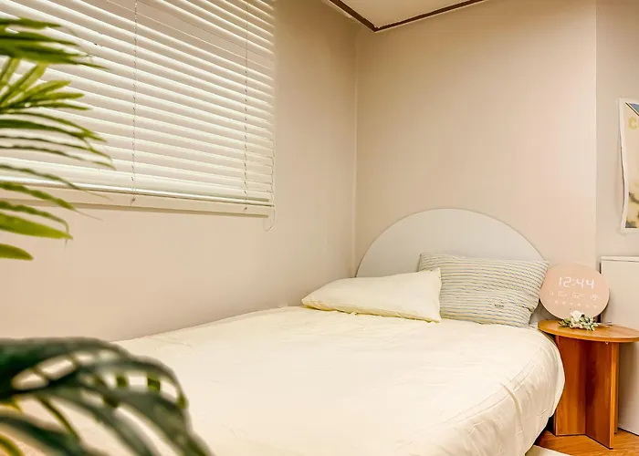 34fully Furnished In The Heart Of Hongdae, 15 Minutes From Itaewon, Solo Travel