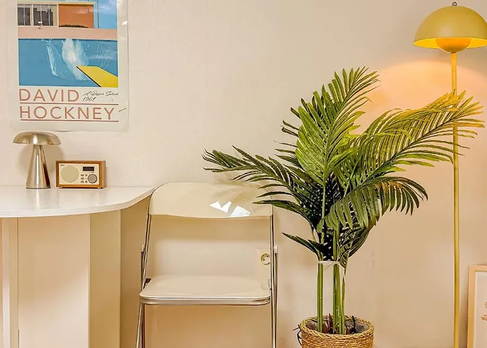 34fully Furnished In The Heart Of Hongdae, 15 Minutes From Itaewon, Solo Travel *