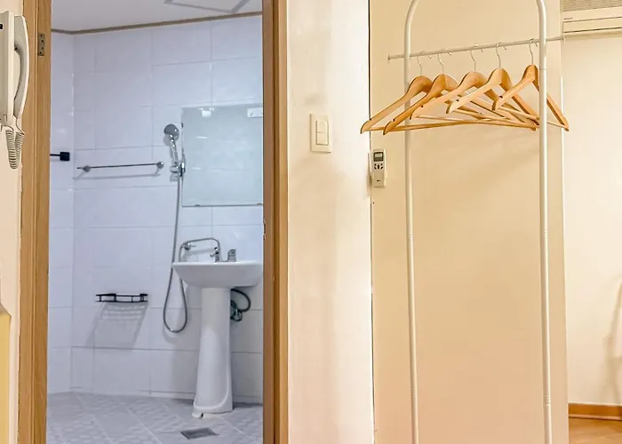 34fully Furnished In The Heart Of Hongdae, 15 Minutes From Itaewon, Solo Travel 首爾